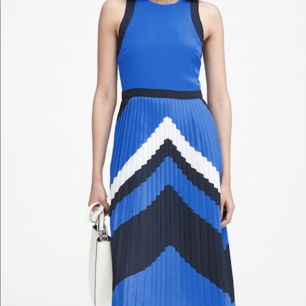 Banana Republic Chevron Print Pleated Dress 8P